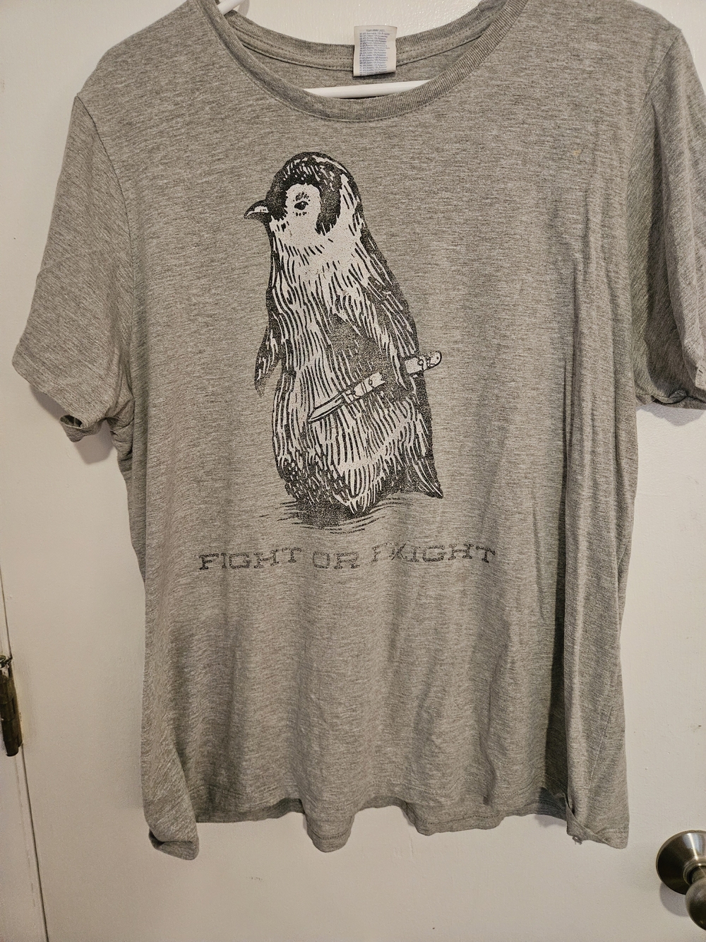 Women's Gray Short-Sleeve Graphic Penguin Tee